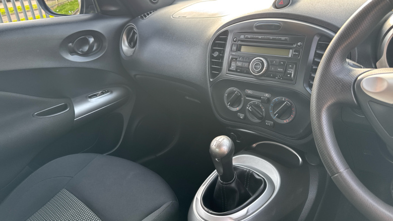 Nissan Juke 1.6 [94] Visia 5dr Petrol Hatchback